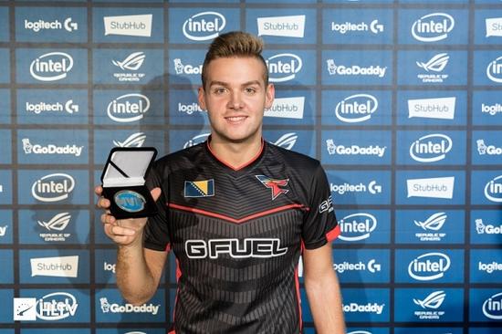 新一代AD领导者 LPL ！1xn Jinx在团战中的猛烈输出+抢下大龙， ThunderTalk Gaming 率先拿下赛点