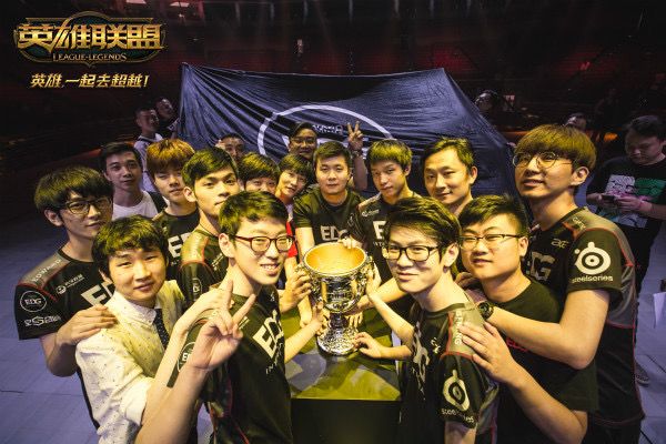 s1mple 参加了一场引起轩然大波的表演赛，导致了一波批评