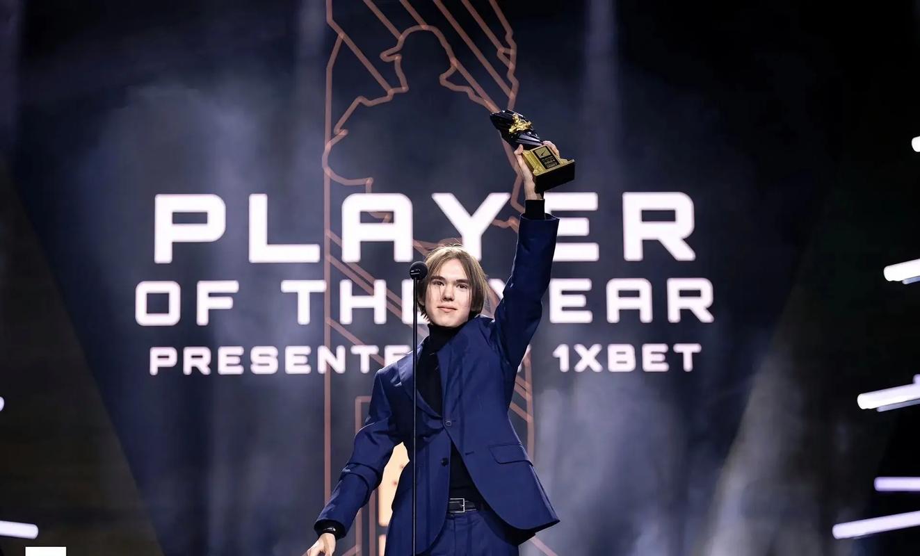 B8 晋级 PGL Masters 布加勒斯特 2025 季后赛，而 Fnatic 退出了比赛